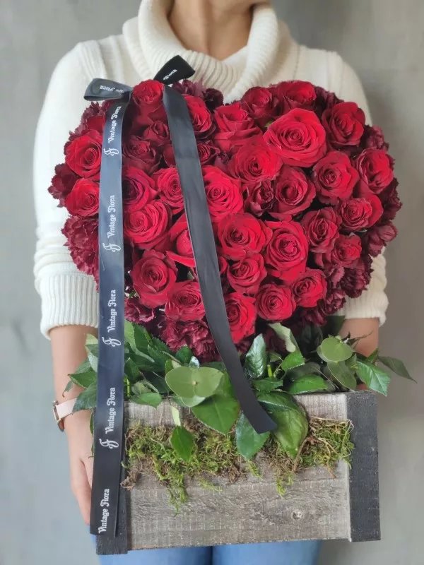 Queen Of My Heart Same Day Delivery BahrainGreetings